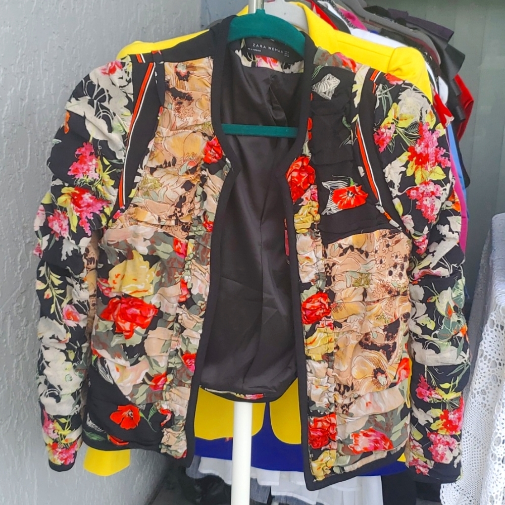Zara Floral & Stripe Mixed Print Ruched Open Front Blazer. Like New